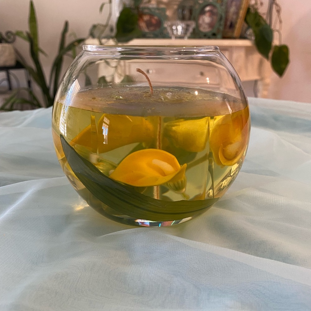 FLOATING FLOWERS CANDLE VINTAGE